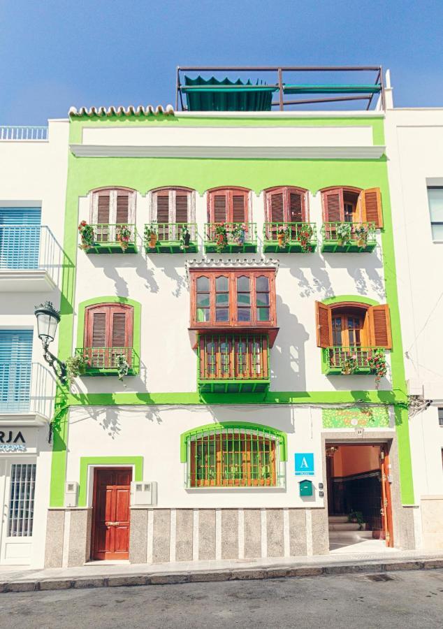 Charming Nerja Hostel Экстерьер фото